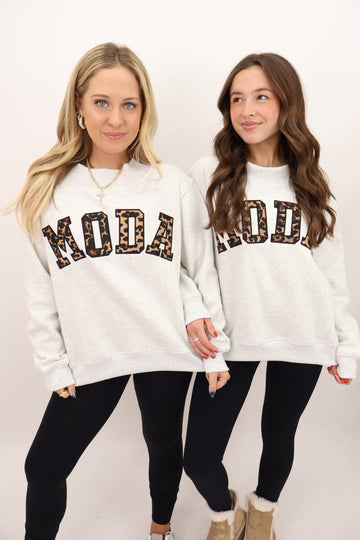 Moda Leopard Mock Neck Pullover